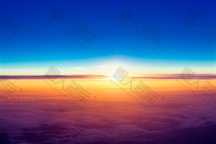 朝阳天空图片