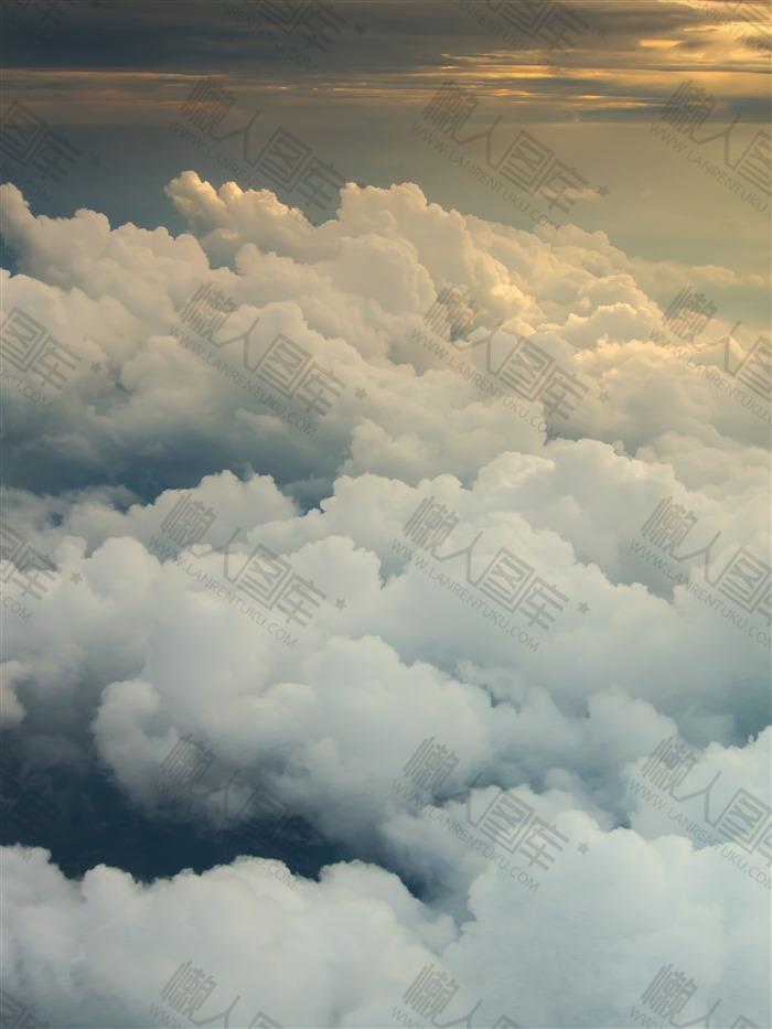 天空积云背景素材 唯美天空积云背景素材免抠高清下载 懒人图库