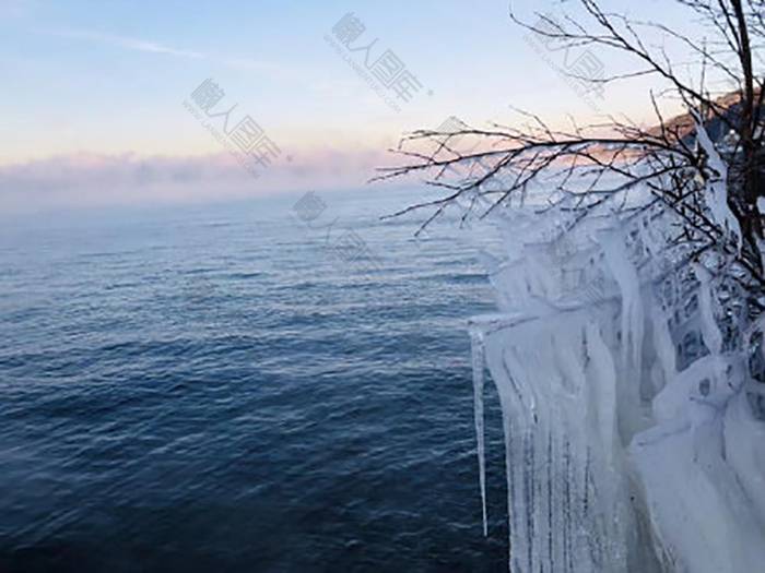 贝加尔湖畔的的冰浪手机壁纸图片