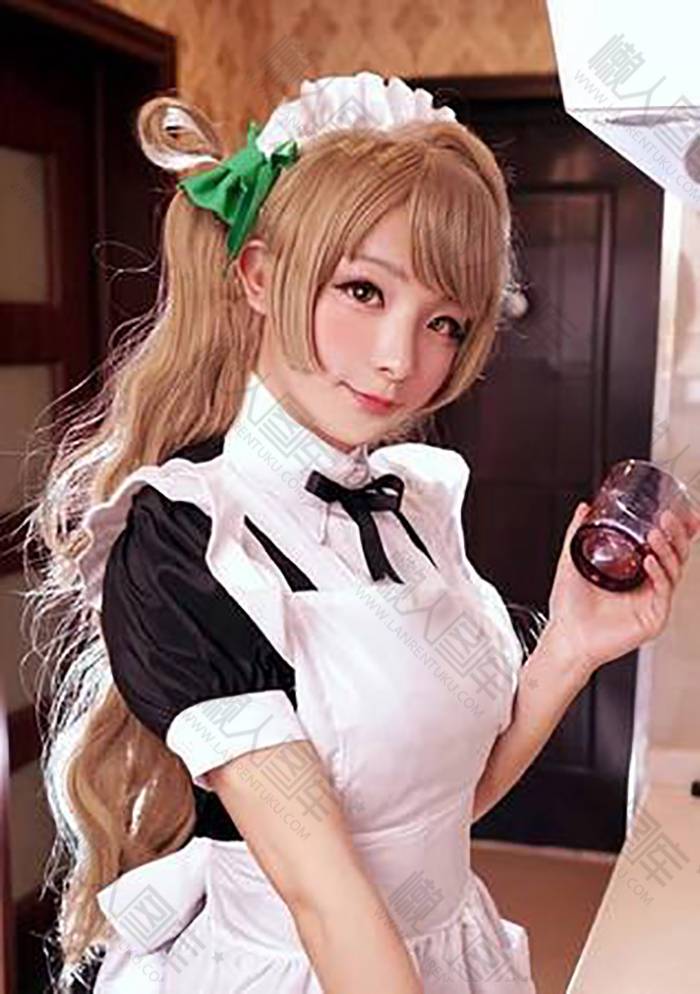 火遍抖音的女装大佬私密无水印图片 超火的极品伪娘性感高清图片 懒人图库